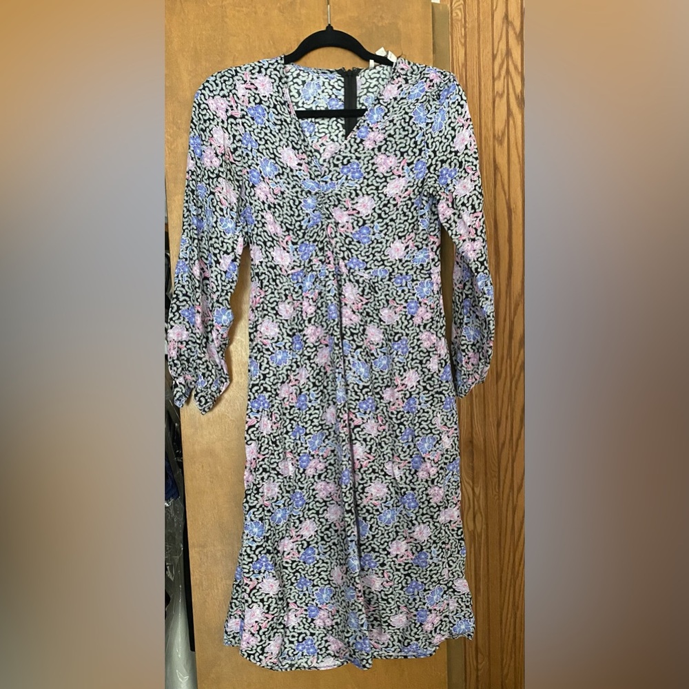 Loft 2P dress. Great condition. Can be worn for many occasions